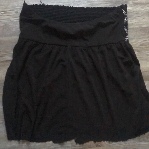 Sleeveless black crop top - Picture 2 of 3